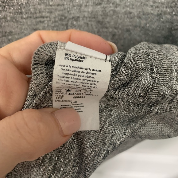 Laura Petite Size XL - Cold Shoulder Beautiful Sleeve Decal / Details NWOT. - Picture 5 of 6